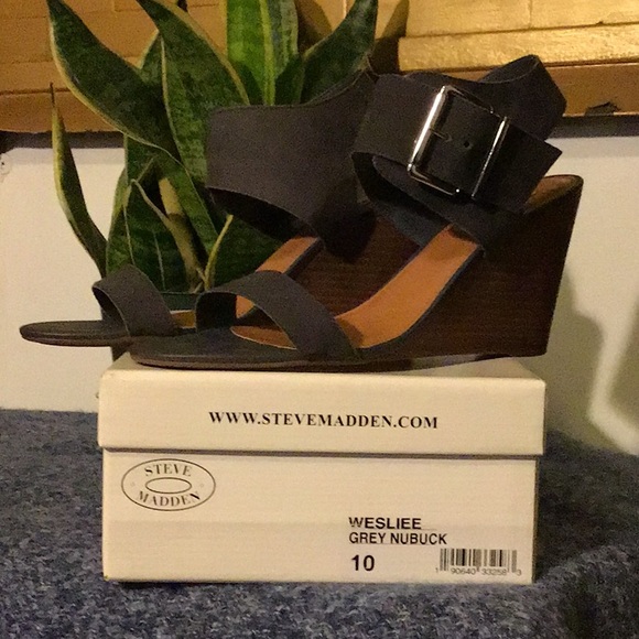 Grey wedge for sassing around! - Picture 2 of 2